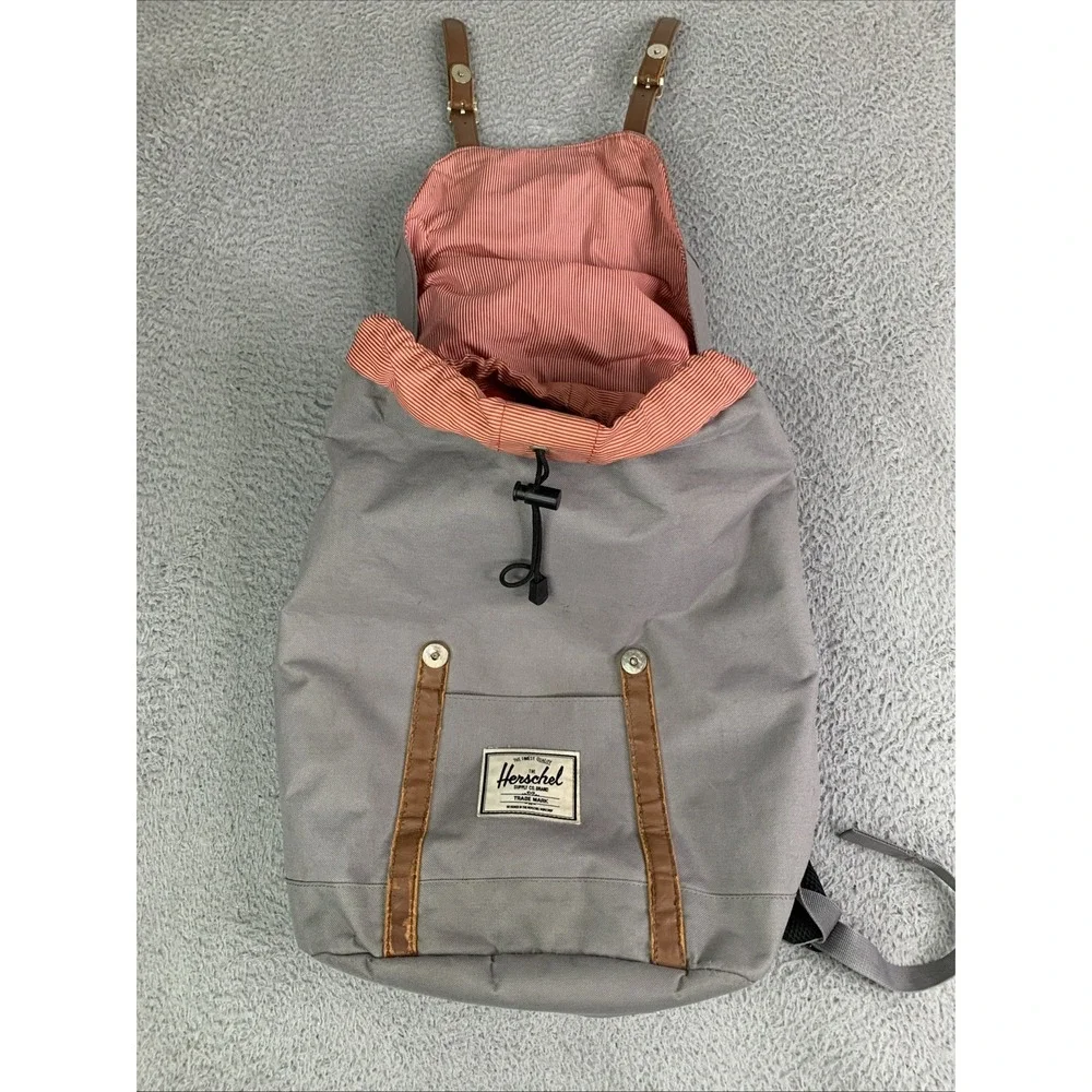 Herschel Classic Retreat Backpack Grey/Tan Gargoyle 19.5L Hold 15in Laptop